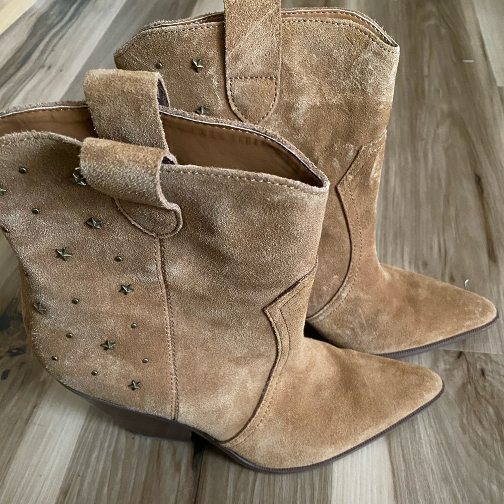 Limelight suede tan booties - women’s 8
